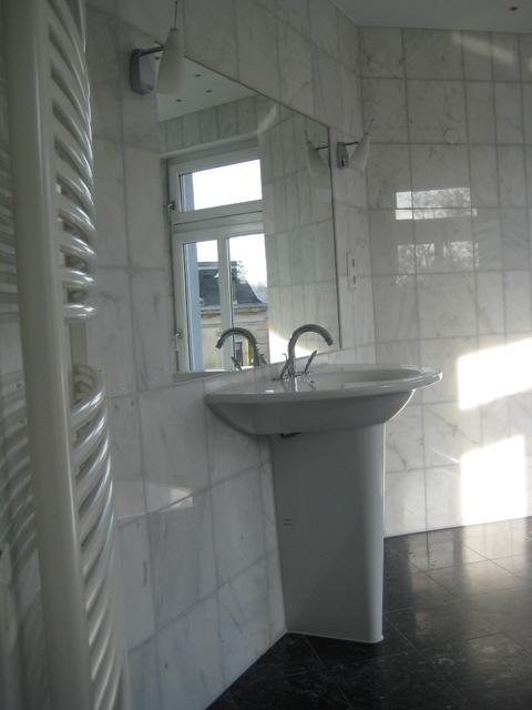 Komfortable Wohnung in neu erbauter Stadtvilla ! - Photo 4