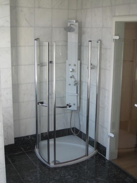 Komfortable Wohnung in neu erbauter Stadtvilla ! - Photo 2