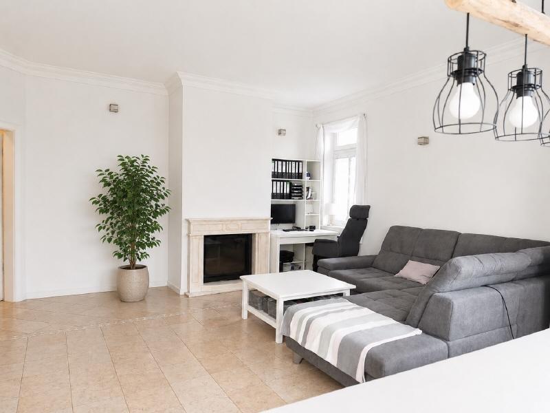 Komfortable Wohnung in neu erbauter Stadtvilla ! - Photo 1