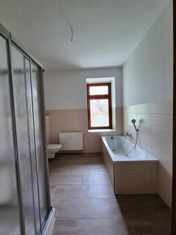 Vierraumwohnung mit Balkon u. separatem Eingang! - Photo 1