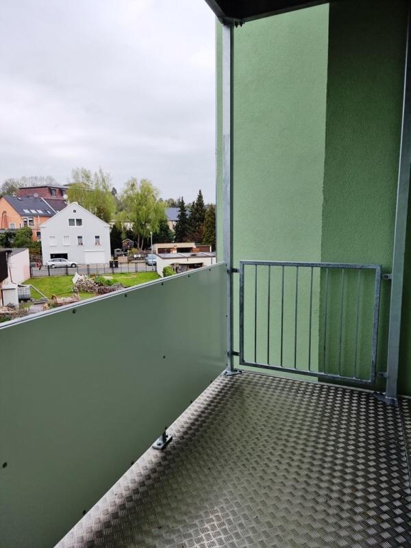 Vierraumwohnung mit Balkon u. separatem Eingang! - Photo 2