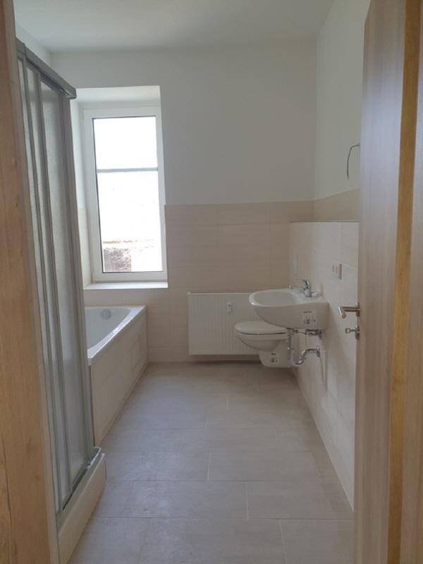 Sanierte Zweiraumwohnung mit Balkon in schöner Wohnlage - Photo 1