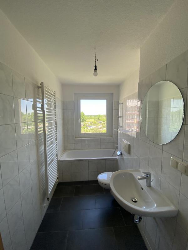 Schöne 3-Raum-Wohnung mit Einbauküche und Balkon in Weida! - Photo 5