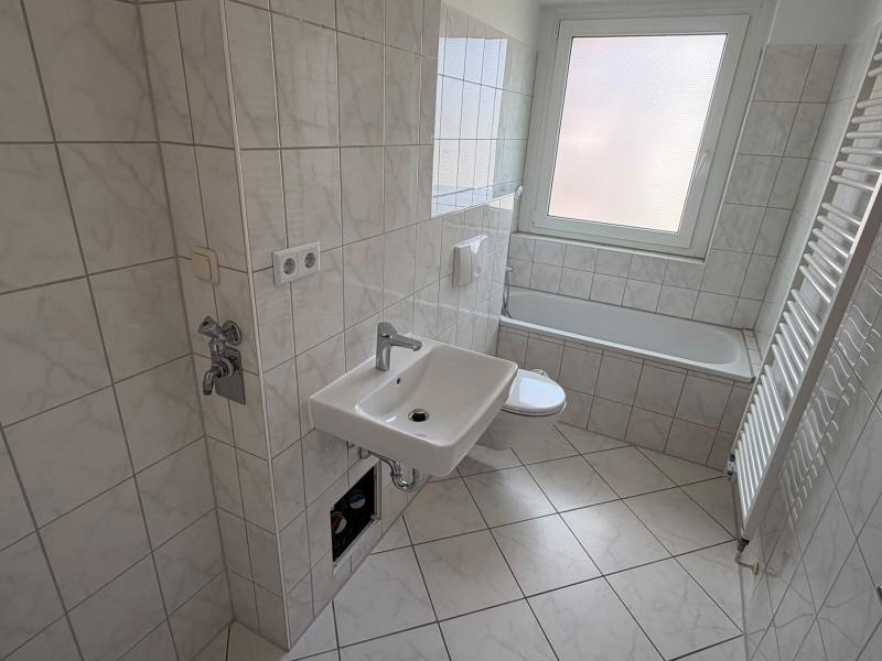 Viel Platz für die ganze Familie – 4-Raum-Wohnung mit Balkon in Weida - Photo 4