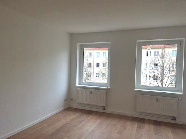 Wunderschön - renovierte 3R.-Whg. mit Balkon - Jetzt zuschlagen - Foto 2