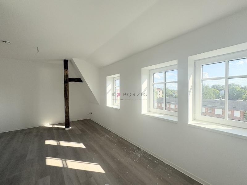 Dachgeschoss mit Stil – frisch saniert & einzugsbereit - Photo 3