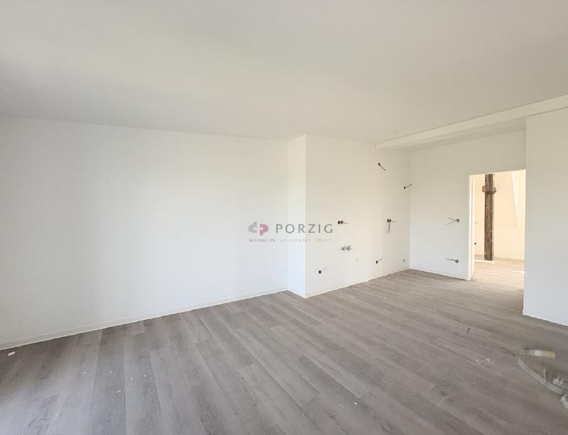 Dachgeschoss mit Stil – frisch saniert & einzugsbereit - Photo 2
