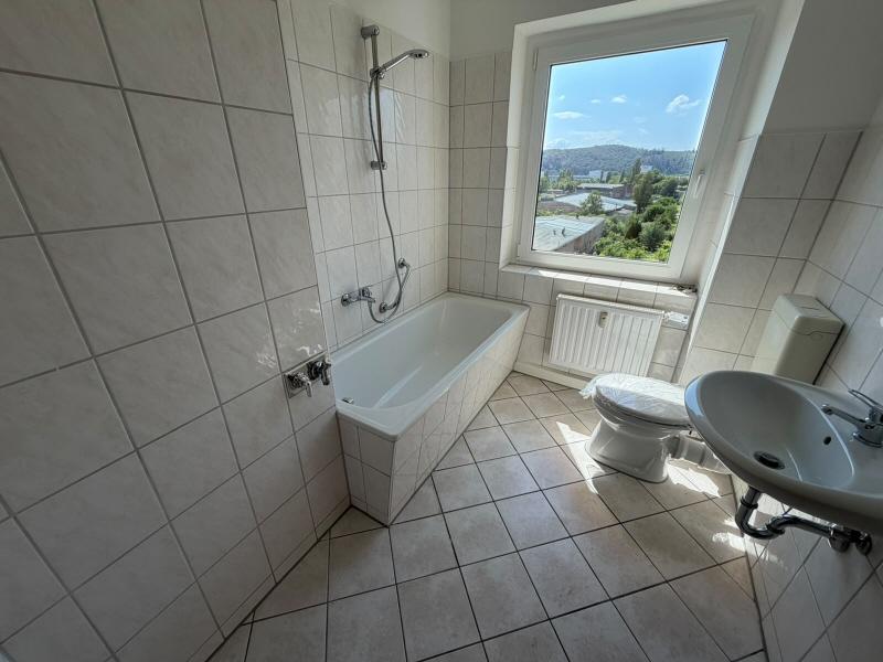 Sonniger Balkon inklusive – Attraktive 3-Raum-Wohnung sucht neue Mieter - Photo 1