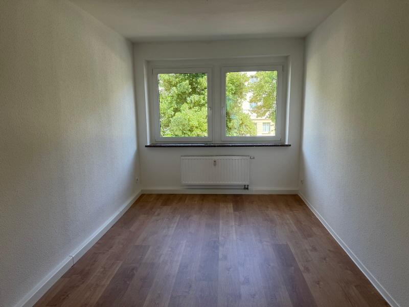 Wunderschön - renovierte 3R.-Whg. mit Balkon - Jetzt zuschlagen! - Photo 4