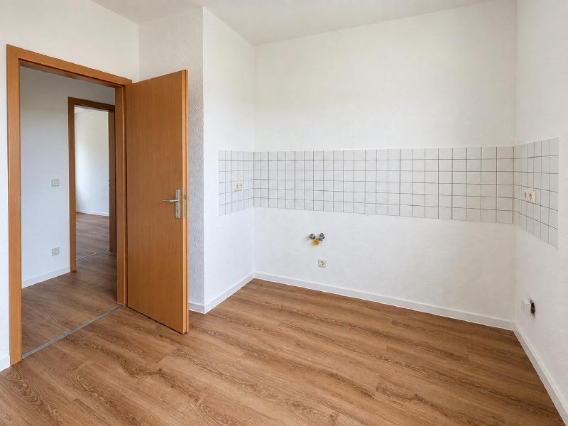 Viel Licht & ein Platz an der Sonne – renovierte 3-Raum-Wohnung mit Balkon - Foto 1