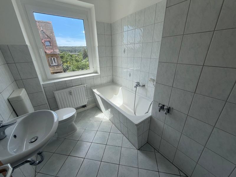 Wunderschön - renovierte 3R.-Whg. mit Balkon - Jetzt zuschlagen! - Photo 1
