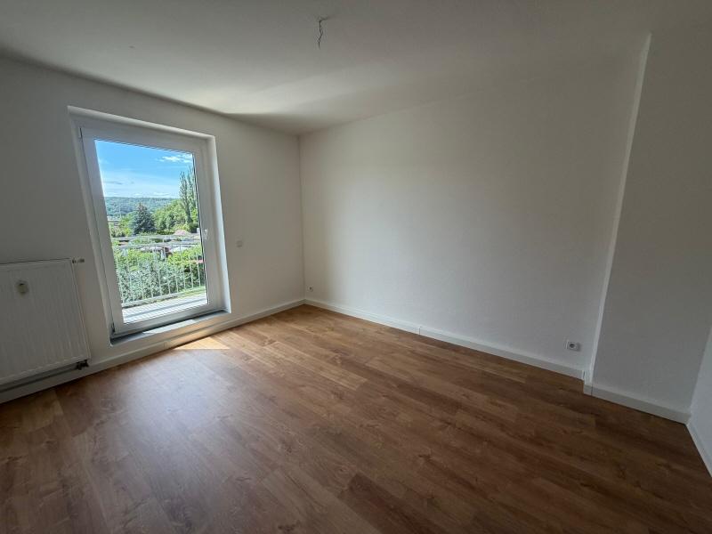 Wunderschön - renovierte 3R.-Whg. mit Balkon - Jetzt zuschlagen! - Photo 5