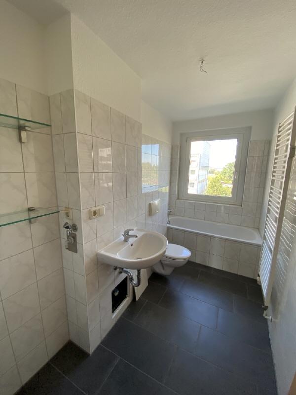 Ein Zuhause zum Wohlfühlen: Attraktive 3-Zimmer-Wohnung mit Balkon in Weida - Photo 2