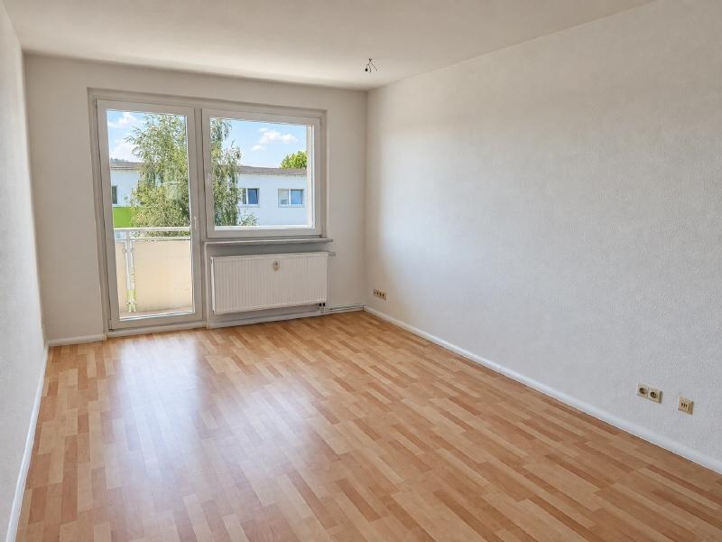 Für Sie frisch renoviert: Jetzt schnell sein! Helle 3-Raum-Wohnung mit Balkon - Photo 1