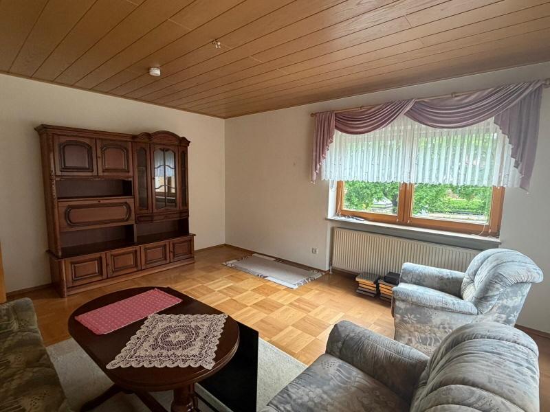Wohnen mit Komfort: Separates WC, Einbauküche und großer Balkon im Herzen von Triptis! - Foto 1