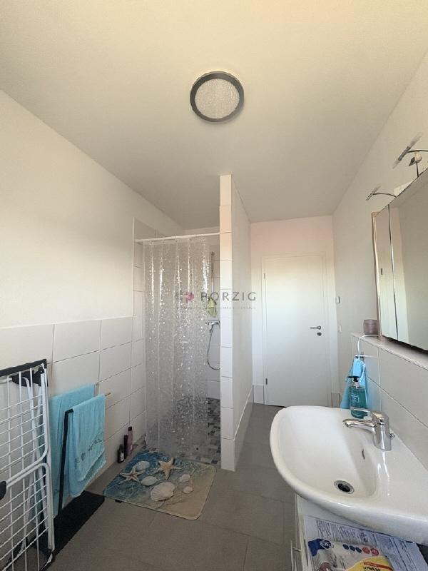 Stilvolle Dachgeschosswohnung - hell, ruhig, besonders! - Foto 2