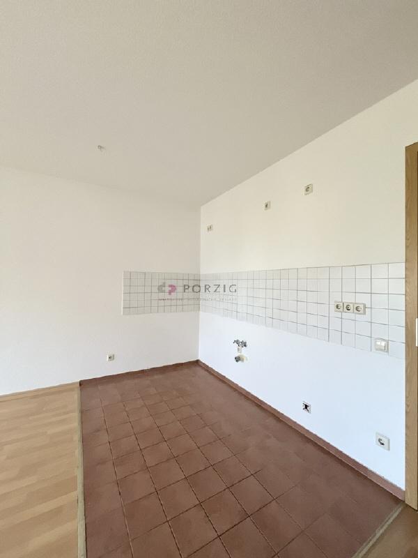 City-Highlight: Moderne 2 Zimmer mit Süd-Balkon und Komfort-Aufzug - Photo 2