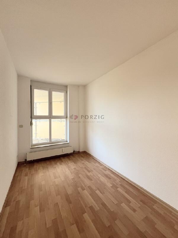 Sonne, Komfort, kurze Wege: 2-Zimmer-Wohnung mit großem Balkon, Aufzug & Tiefgarage - Foto 3