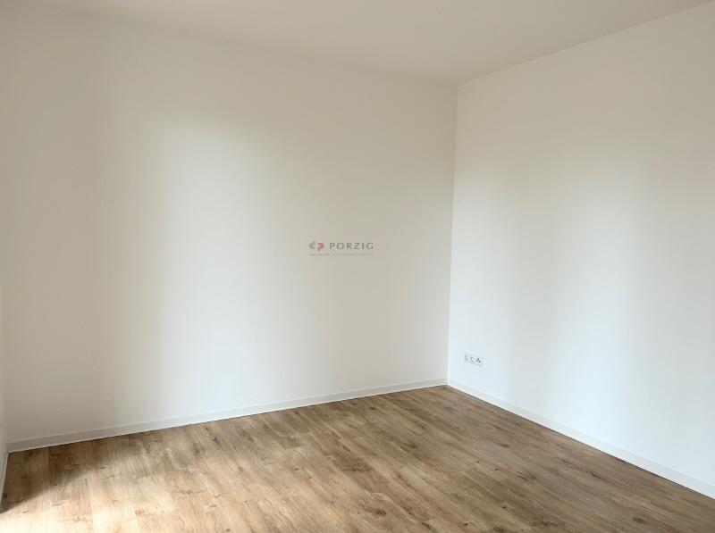 Erdgeschosswohnung mit riesiger Terrasse & frisch modernem Wohngefühl - Photo 4