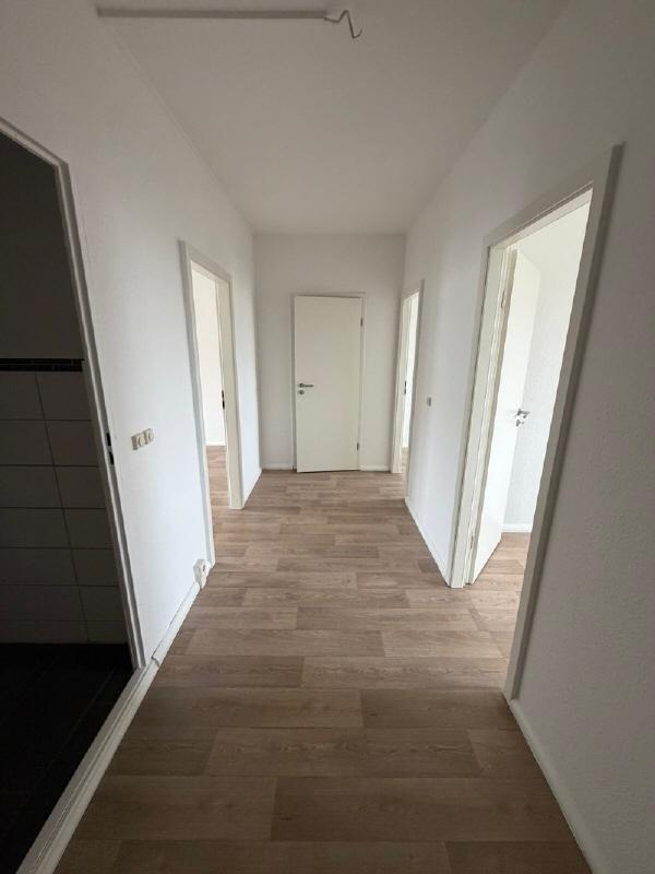 **Perfekt für WG oder Studenten - Moderne 3-Raum-Wohnung mit Einbauküche & Balkon** - Foto 1