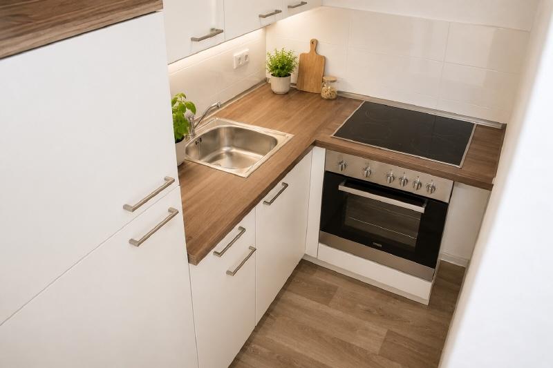 Perfekte Studentenwohnung – 1,5-Raum-Wohnung mit Balkon und Einbauküche - Foto 3