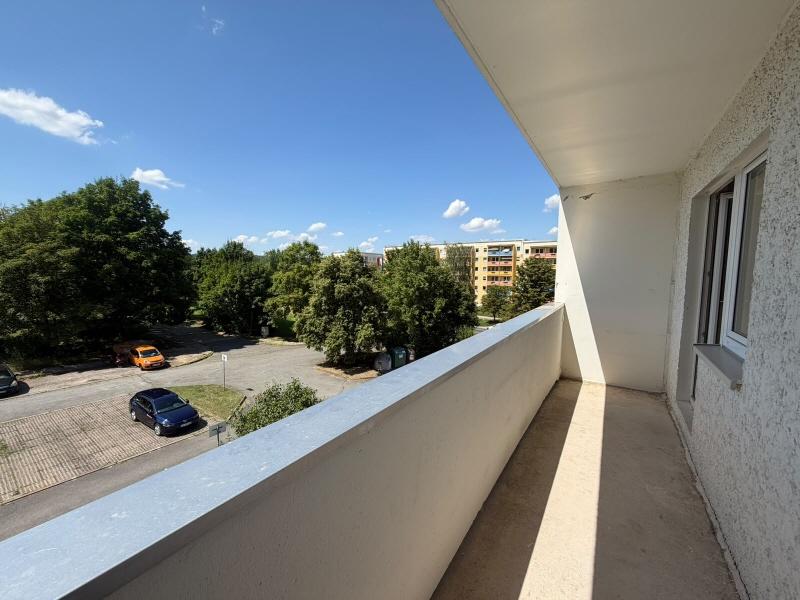 Modern wohnen in Gera-Lusan: Renovierte 3-Raum-Wohnung mit großzügigem Balkon - Foto 4