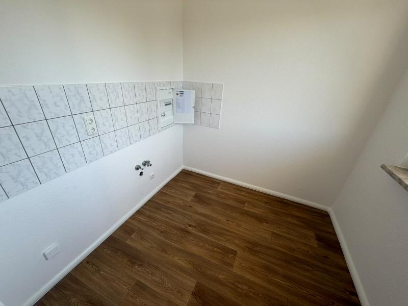 Modern wohnen in Gera-Lusan: Renovierte 3-Raum-Wohnung mit großzügigem Balkon - Foto 2
