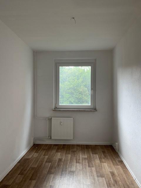 Charmante 3-Zimmer-Wohnung mit Sonnenbalkon und Aufzug in Gera-Lusan! - Photo 2