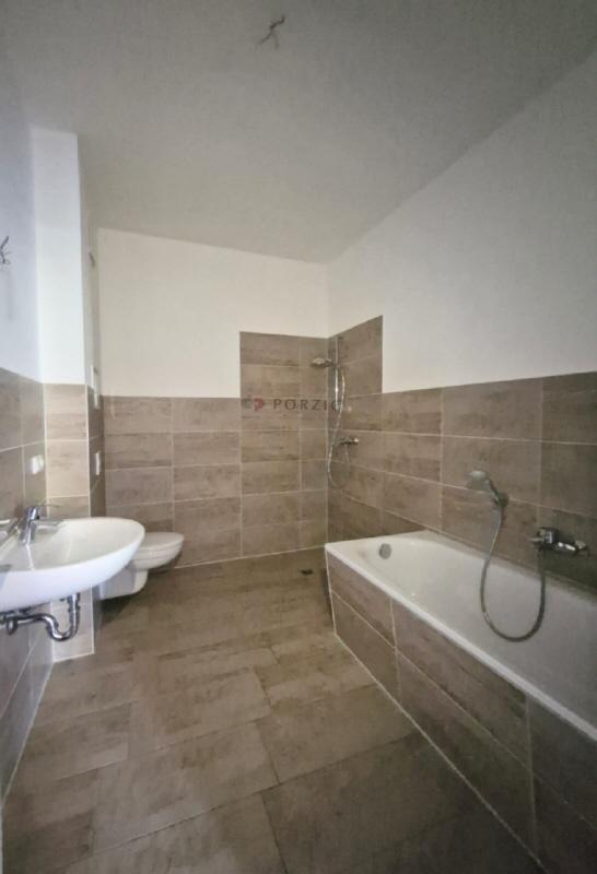 Großzügige helle 3- Raum-Wohnung - Foto 2