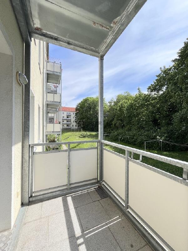 Wohnen zum Wohlfühlen – Helle 3-Raum-Wohnung mit Balkon im Lutherviertel - Photo 2